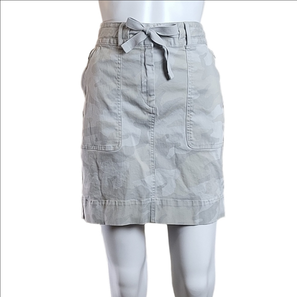 Banana Republic Cotton Stretch Light Grey Camo Print Drawstring Mini Ski…